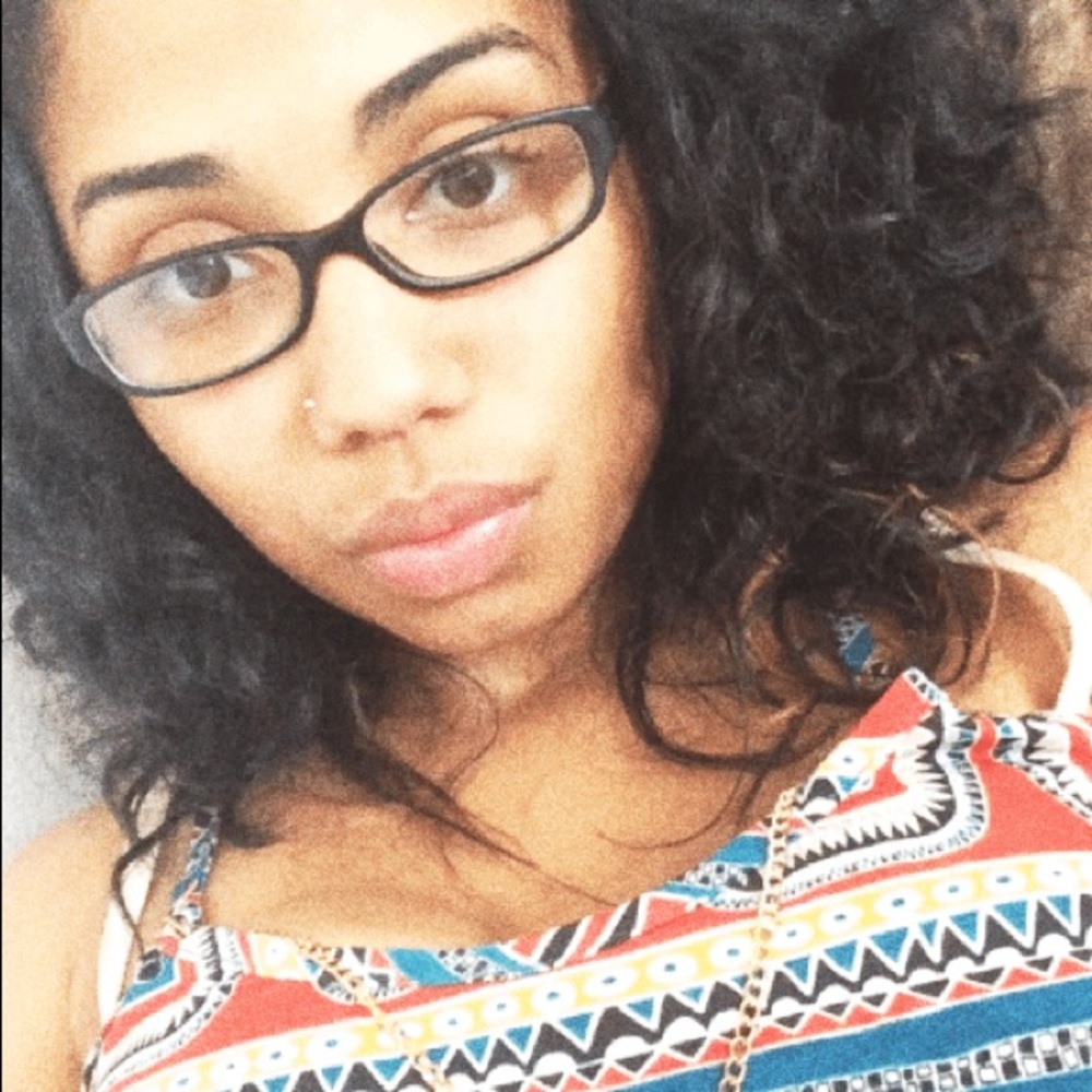 Meet your Posher, Leticia